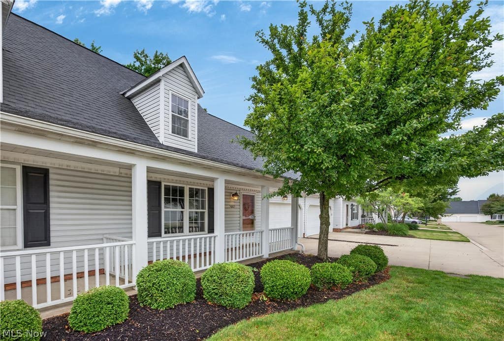 Photo of 5005 Bar Harbor Lane #5005, Stow, OH 44224 (MLS # 5219434)