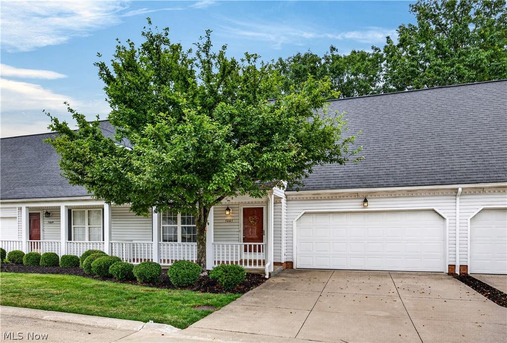 Photo of 5005 Bar Harbor Lane #5005, Stow, OH 44224 (MLS # 5219434)