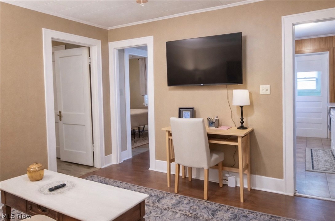 City/Akron 9 - Residential Income