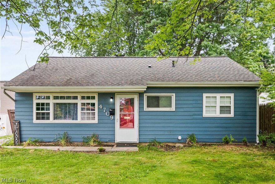 Step into this freshly revamped 2 bed 1 bath residence! Recently renovated with new flooring throughout, fresh paint, updated roofing, and upgraded mechanicals! With peace of mind in it's reliability, this home is ready for you to move in and make your mark. Enjoy beach access just a step away from your front door among the Headlands park community. Don't miss your chance to see this property while it's still available! HWT (2022), Furnace (2021), Roof (2019).