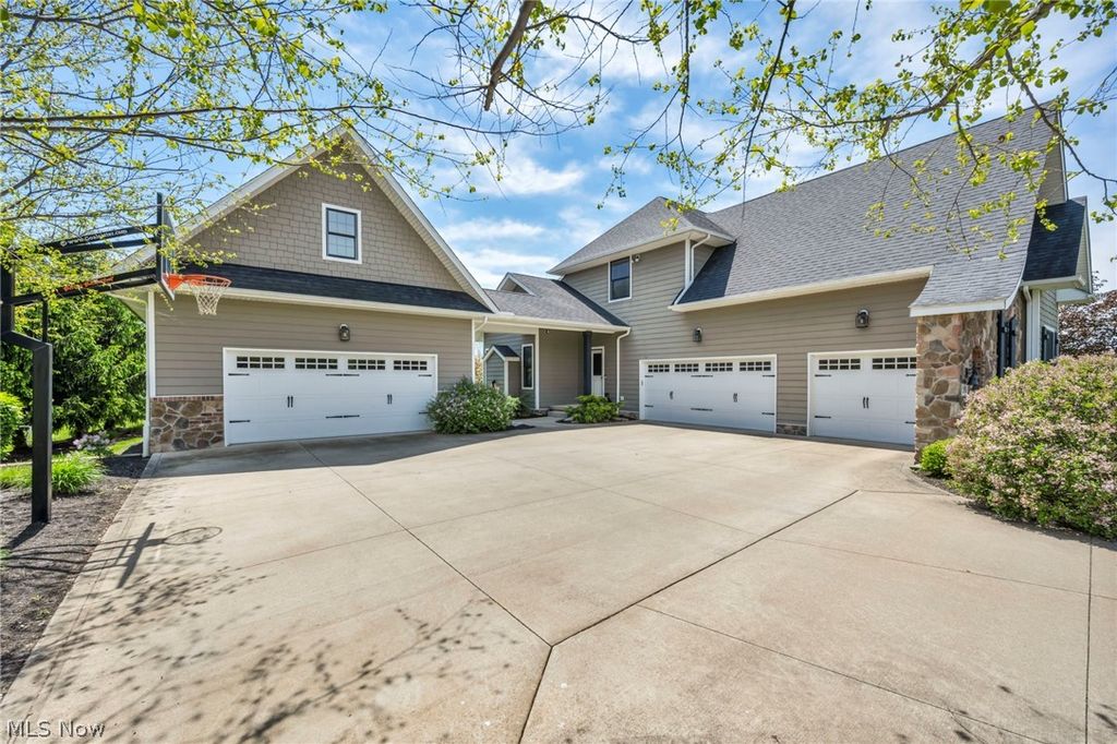 Photo of 2955 Sutton Lane, Medina, OH 44256 (MLS # 5209177)
