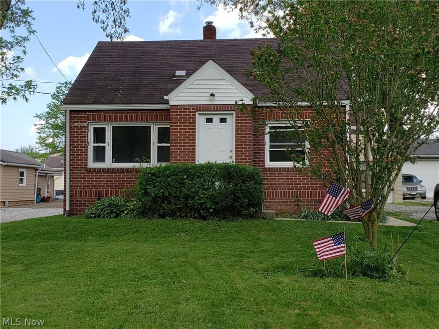 Charming remodeled 3/4 bedroom home in the Minerva school district. Updates include paint, fixtures, new flooring, brand new kitchen w/appliances, hot water tank, newer roof and furnace. Own for less that rent! Homes qualifies for $0 down payment.