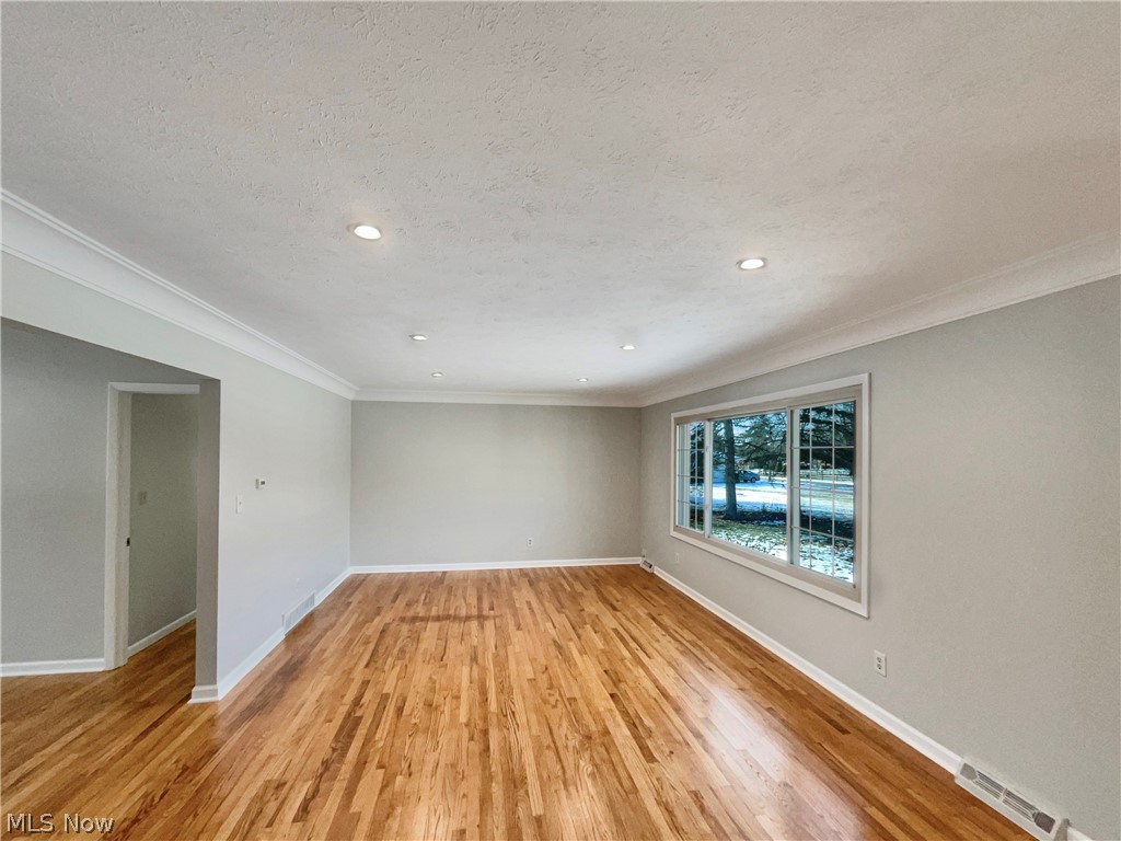 Shaker & Sons 01 - Residential