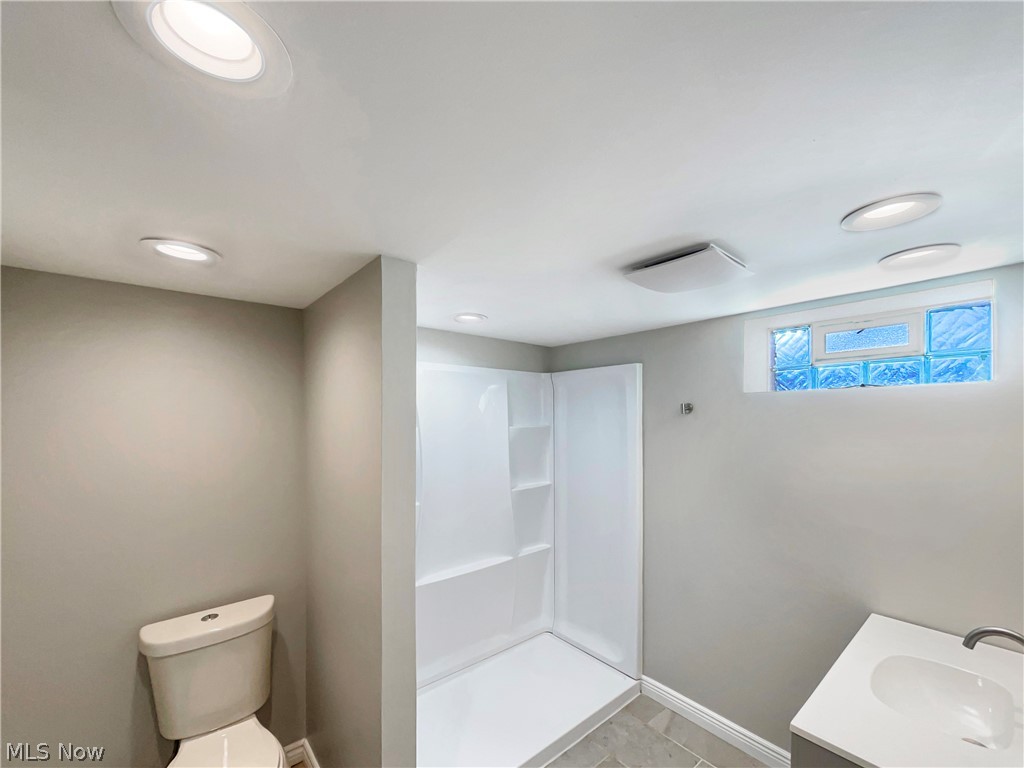 Shaker & Sons 01 - Residential