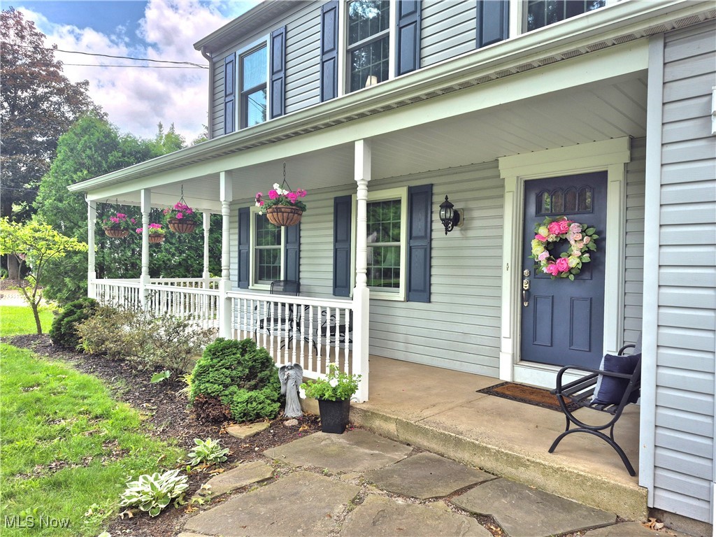 8967 Singing Hills Drive, Warren, Ohio image 3