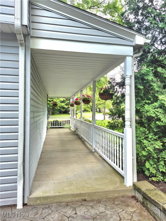 8967 Singing Hills Drive, Warren, Ohio image 4
