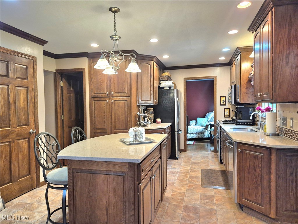 8967 Singing Hills Drive, Warren, Ohio image 13