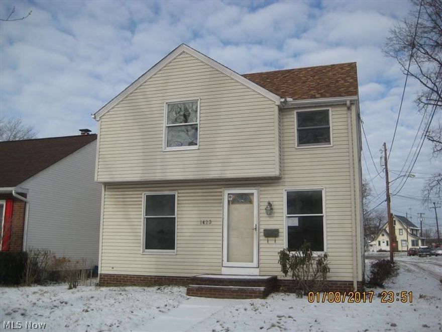 Spacious living room, dining room with corner cabinet.  Attached 1 car garage.  Shed.  This property is eligible under Freddie Mac First Look Initiative through 1/29/17.  Sold AS IS.  Buyer to verify all information.  Buyer or buyer's agent responsible to check with Building, Zoning, EPA, DEA, Tax Dept or any other requirement for intended use.  Buyer to pay for all inspections.  Earnest money to be a Cashier's check.  Subject to clear title.
