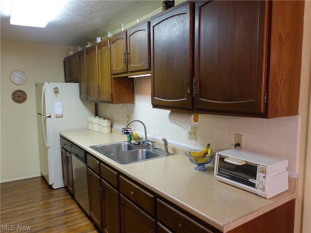 Silver Lake Towers Condo - Residential