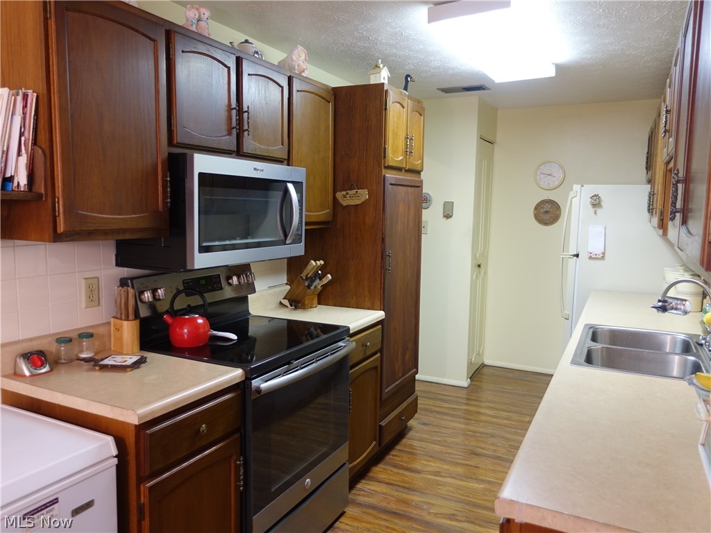 Silver Lake Towers Condo - Residential
