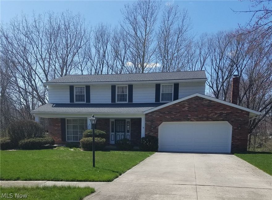 Perfect location in quiet development. House sits on cul-de-sac backing up to wooded area making for a relaxing view from the deck! Solid and spacious Colonial with plenty of storage and partly finished basement. Needs only a few cosmetics...carpet; paint. Plus: Prepaid Lawn Service for 2018!
Great opportunity to move into Strongsville. Location! Location! Location!