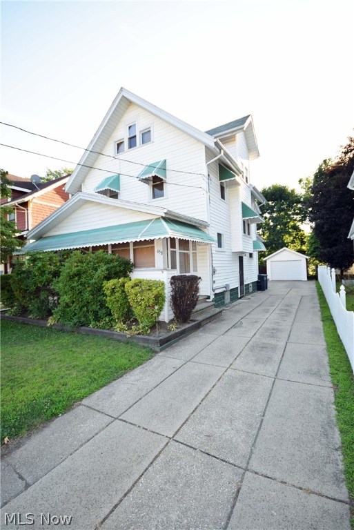 Main image without alt text