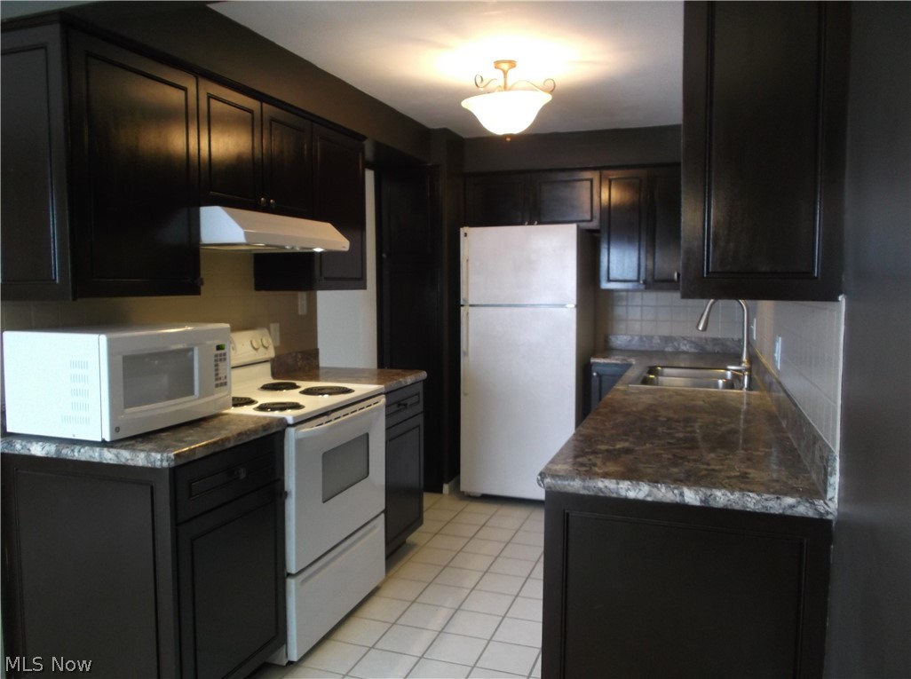 Pine Crest Condo Apts Group - Residential