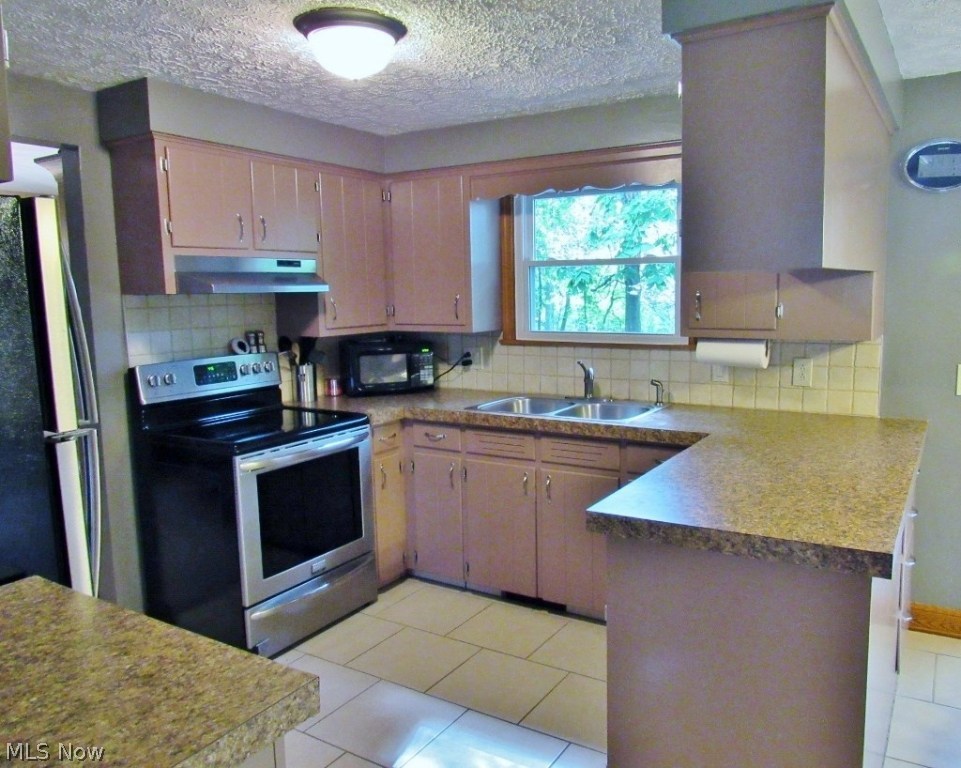 Colonial Hills - Residential