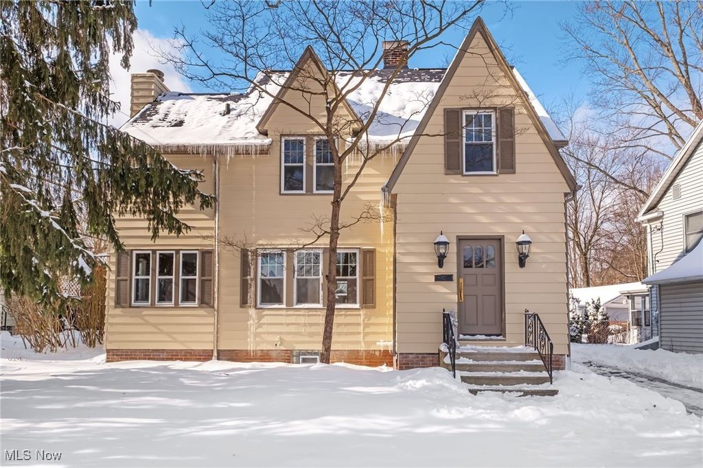 Photo of 1604 23rd Street, Cuyahoga Falls, OH 44223 (MLS # 5184465)