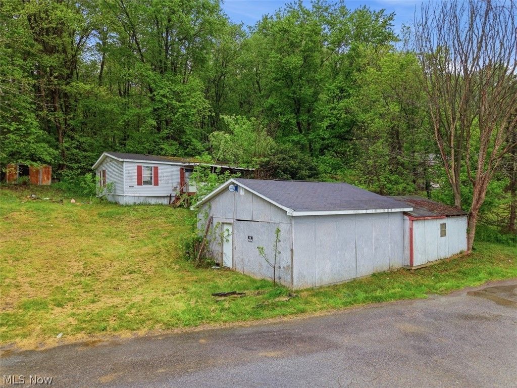 Photo of 46149 Walnut Street, Rogers, OH 44455 (MLS # 5208964)
