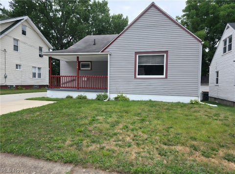 Homes For Sale - 1810 Saint Elmo Avenue<br/> Canton, OH 44705
