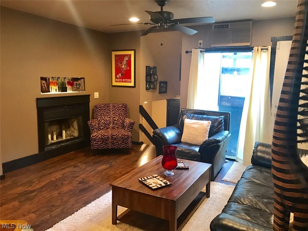 Timber Top Condo - Residential