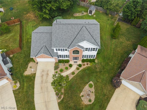 Homes For Sale - 17118 Woodlawn Court<br/> Strongsville, OH 44149