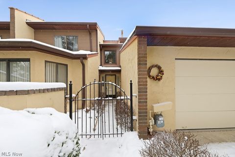 Condo For Sale - 1775 Brookwood Drive<br/> Akron, OH 44313