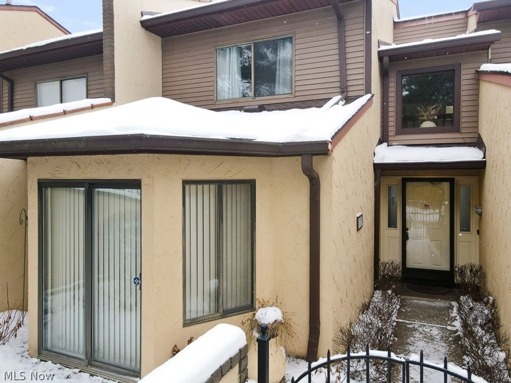 Photo of 1775 Brookwood Drive, Akron, OH 44313 (MLS # 5188607)