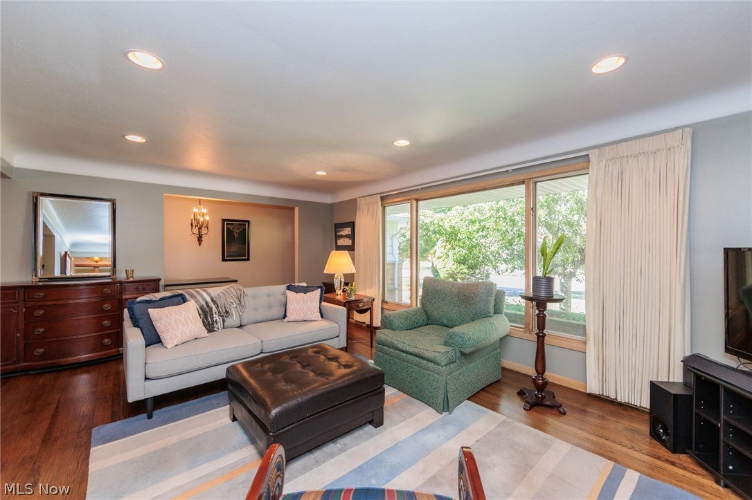 22015 Cottonwood Drive