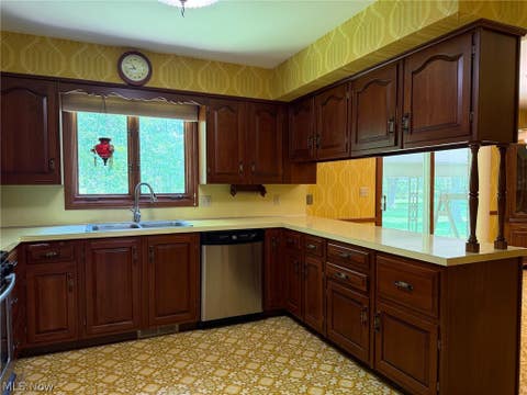 Tiny photo for 7421 W Parkside Drive, Youngstown, OH 44512 (MLS # 5221209)