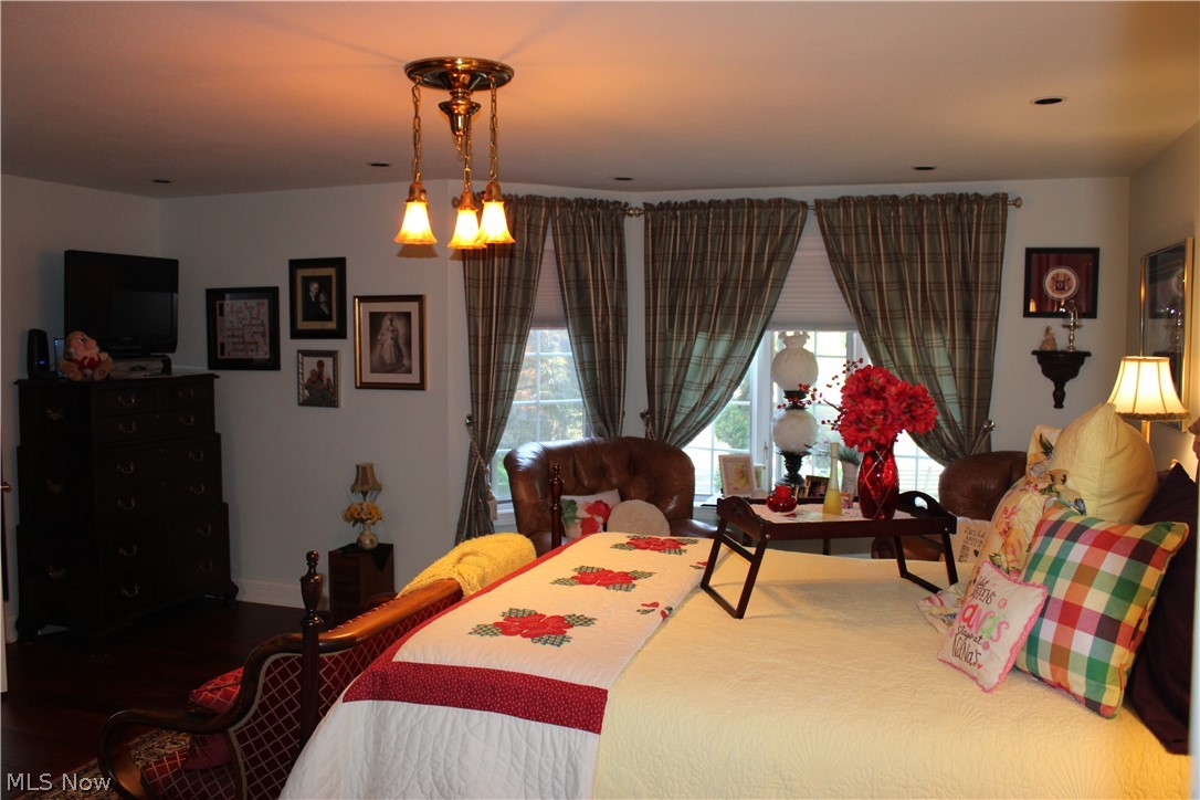 Warner Condo - Residential