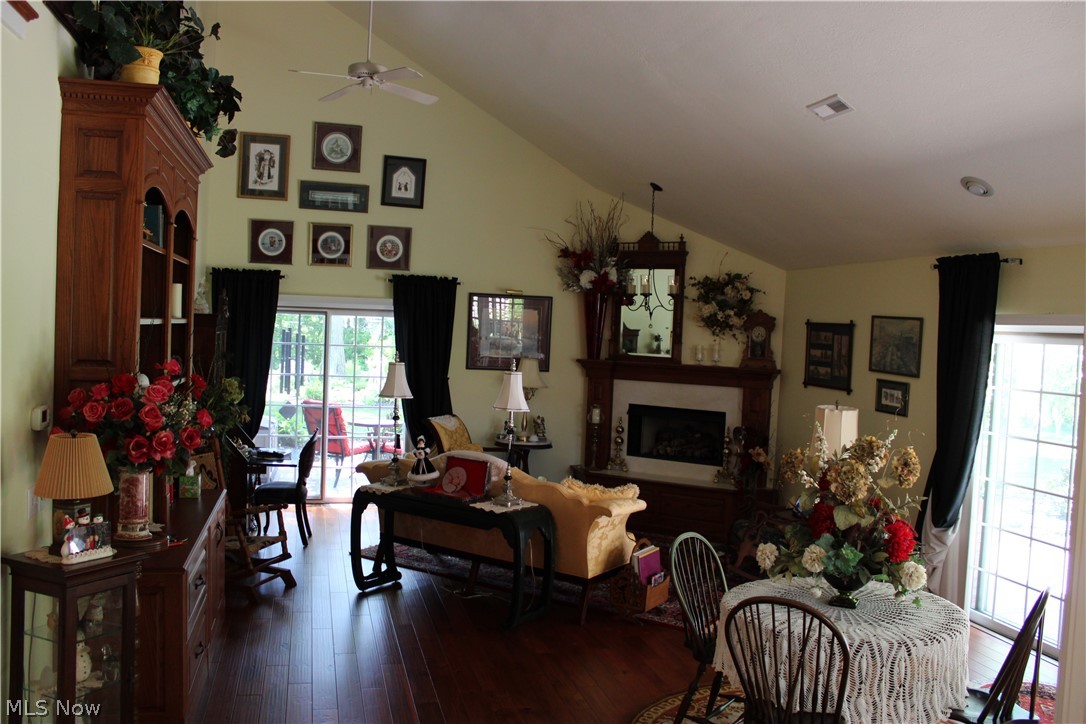 Warner Condo - Residential