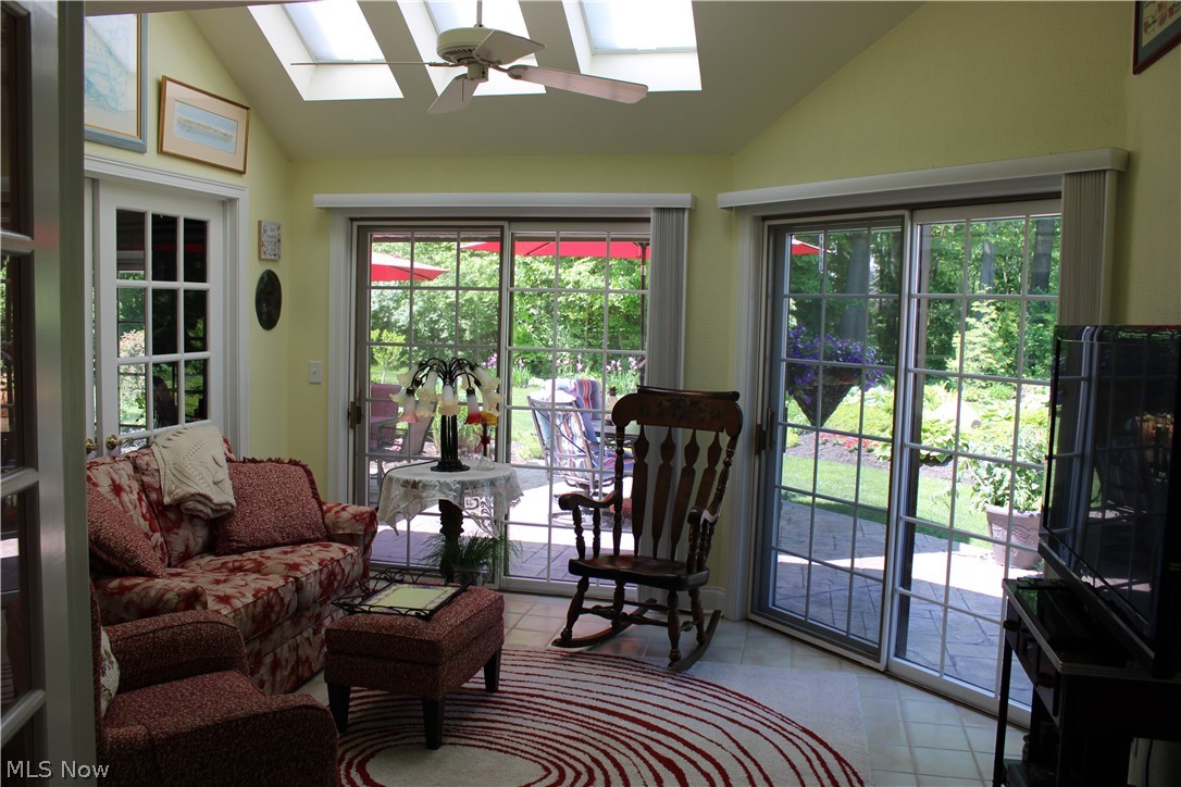 Warner Condo - Residential