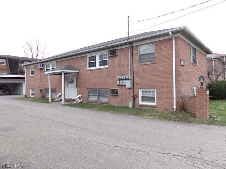 This 1 Bedroom/1 Bath 2nd floor apartment is located in Boardman.   Covered parking, kitchen with dining area and stove and refrigerator and shared laundry on site.  Monthly rent is $475.00 plus electric. Gas and water included.  Full deposit and first months rent is required.  No smoking and no pets.