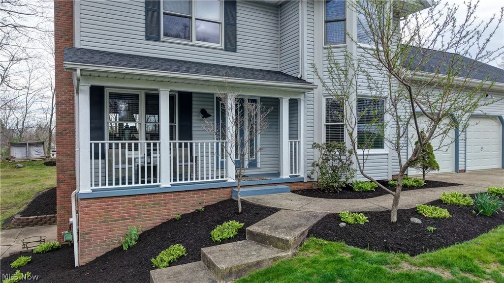 Photo of 717 Pine Hills Drive SW, Massillon, OH 44646 (MLS # 5203062)