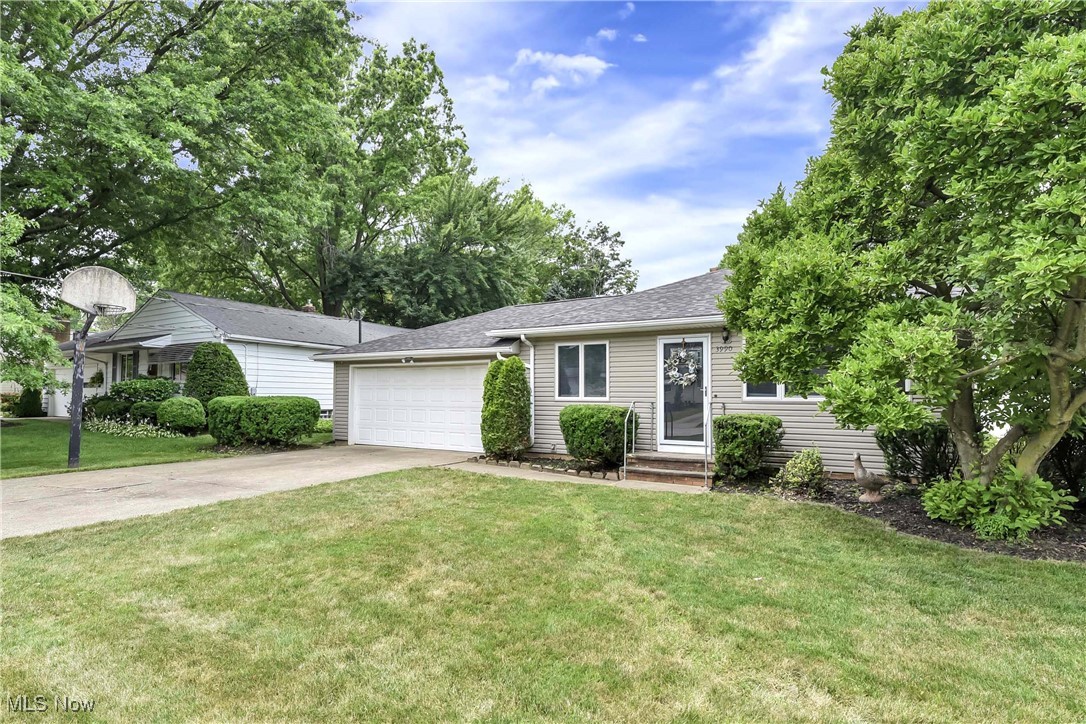 3990 River Lane
