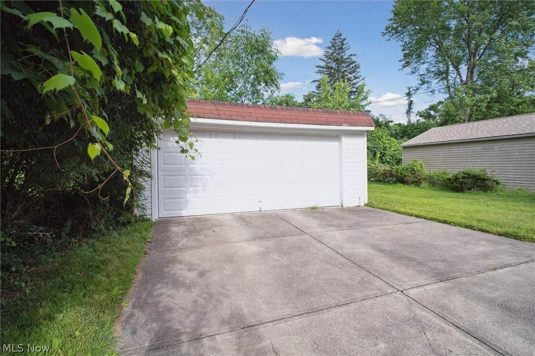 Fredwick W Blatzs Pkwy All - Residential Lease