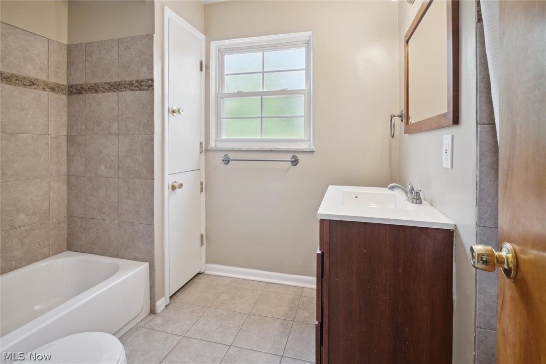 Fredwick W Blatzs Pkwy All - Residential Lease