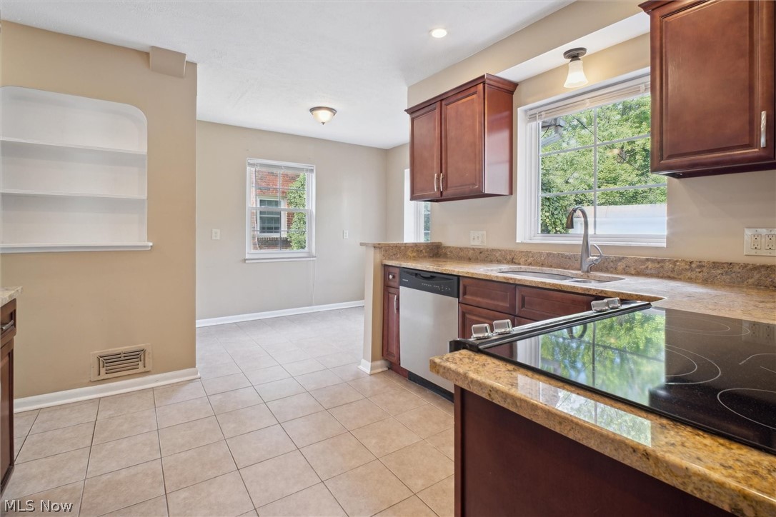 Fredwick W Blatzs Pkwy All - Residential Lease