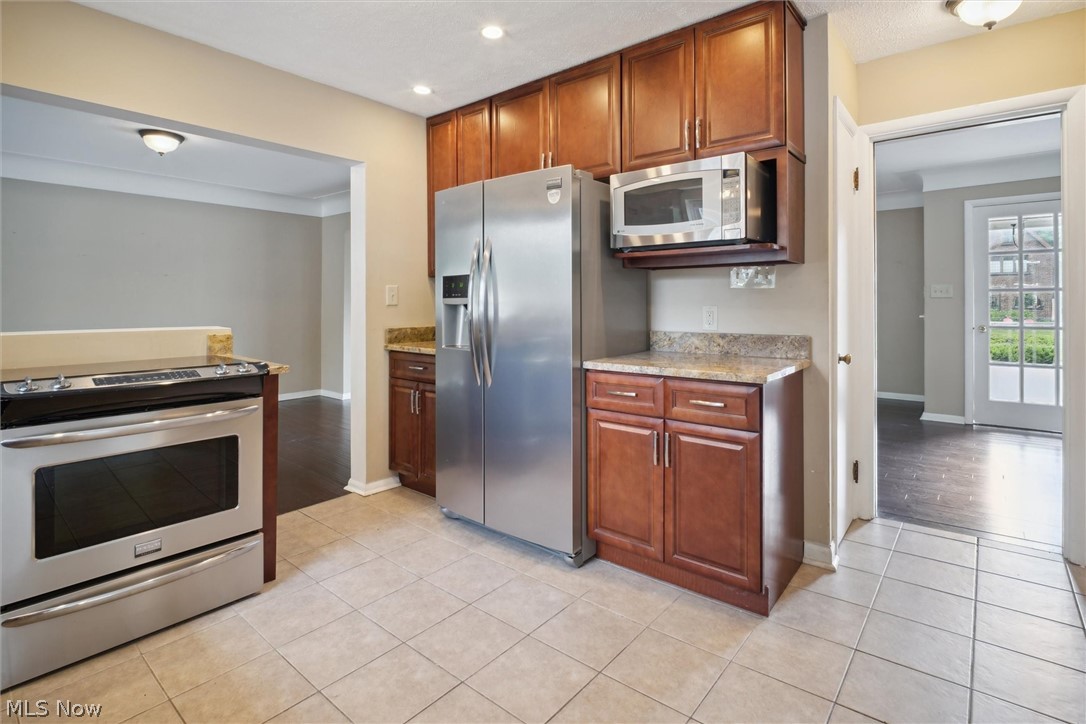 Fredwick W Blatzs Pkwy All - Residential Lease