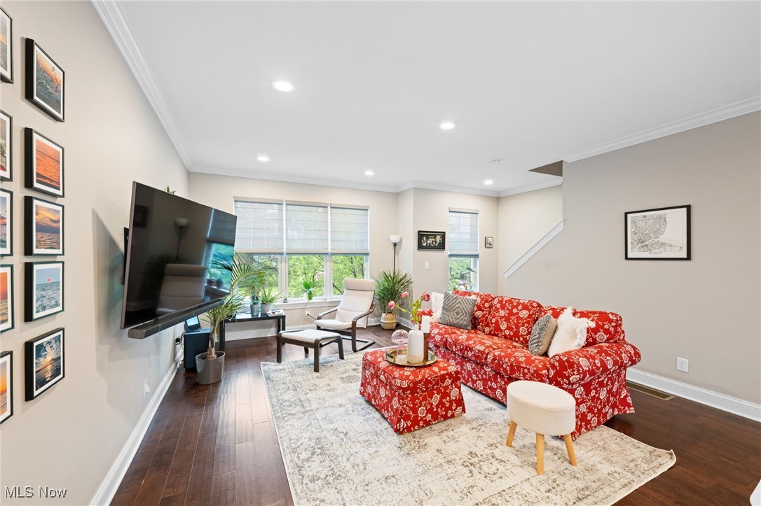 1343 W Clifton Boulevard, Lakewood, Ohio image 10