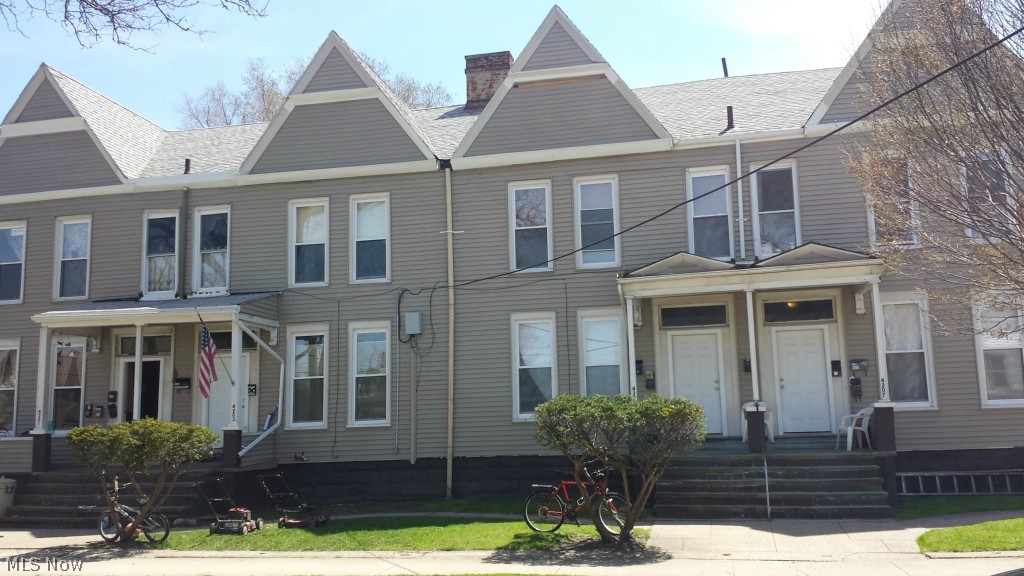 TURNKEY 14-unit apartment building. Rehabbed, rented, & management in place. New 30-year architectural shingled roof, updated electrical panel, newer furnaces, new electric baseboard heating, newer water heaters, half of building has new windows, dry basement with lots of storage space, landlord-owned coin laundry. Many long-term tenants (will eventually need unit updates). Fantastic cashflow. Very desirable location in Ohio City / Hingetown -- we receive 20-30 inquiries on vacant apartments within the first 24 hours.
Showings by appointment only, once Letter of Intent & Proof of Funds are provided by buyer. Please do not disturb tenants.
Available as a package with 4666 W130th (8 units), 9019 Denison (8 units), 1385 W95th (15 units), 4309 Clinton (4 units), & 4407 Clinton (5 units). List agent is seller.