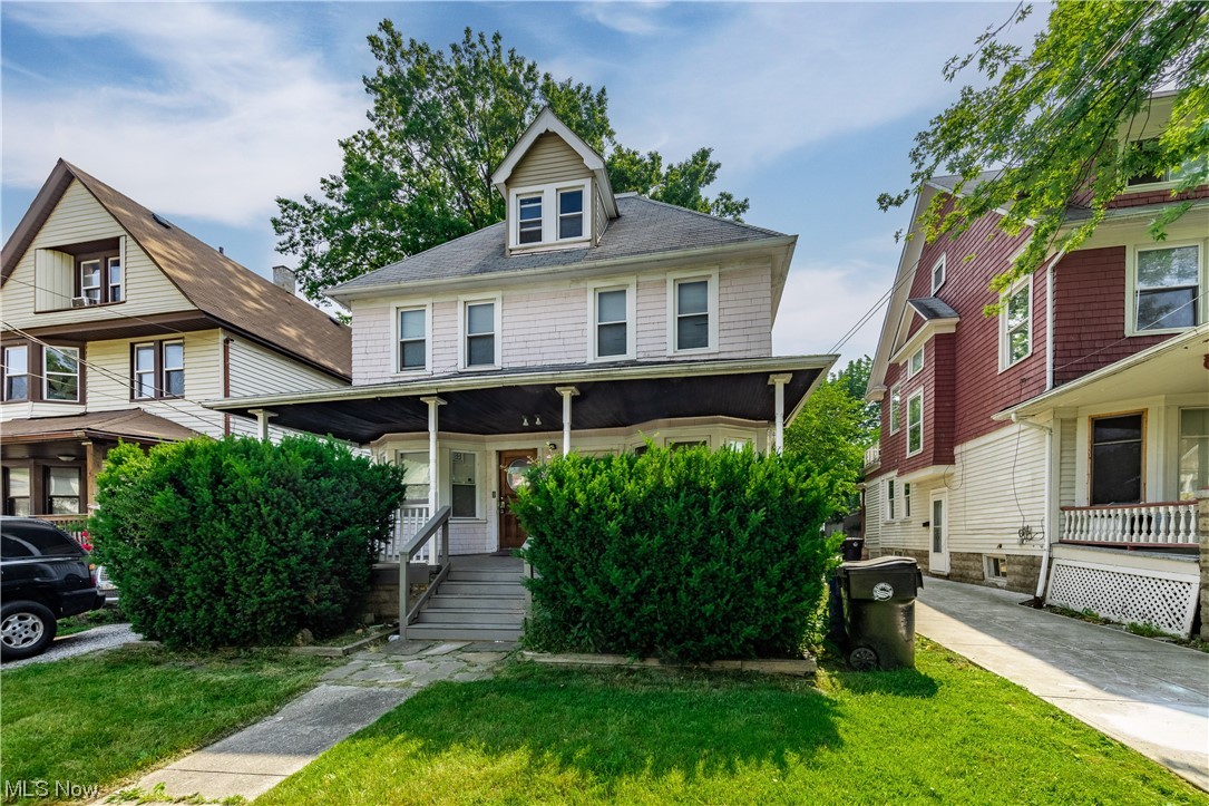 MULTIPLE OFFERS! Seller is entertaining highest and best offers by Wednesday Aug 9 at 5 p.m. Great multi family, cash, flowing investment opportunity in the Edgewater Park area of Cleveland! Two fully occupied two bedroom units with a number of great improvements and great proximity to shopping, restaurants, downtown, and of course, Edgewater Park! Recent updates include newer electrical service 2021. Newer hot water tanks 2022 & 2018. Furnace serviced 2022 & 2023. Some newer windows.
Purchase and cash flow and enjoy increasing values in this up and coming neighborhood!