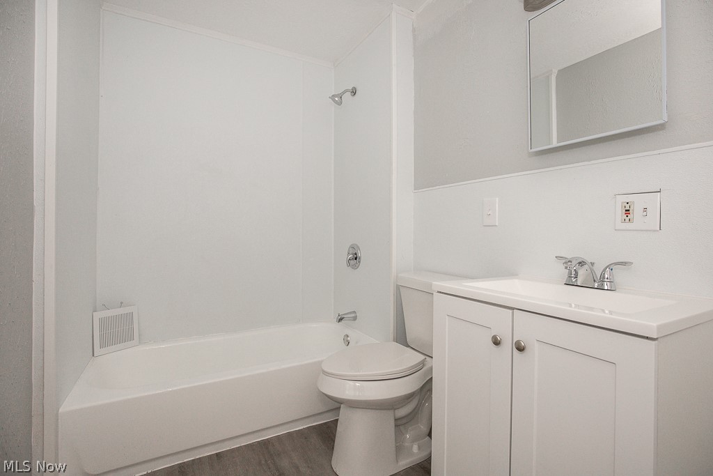 C E Realty Co - Residential Income