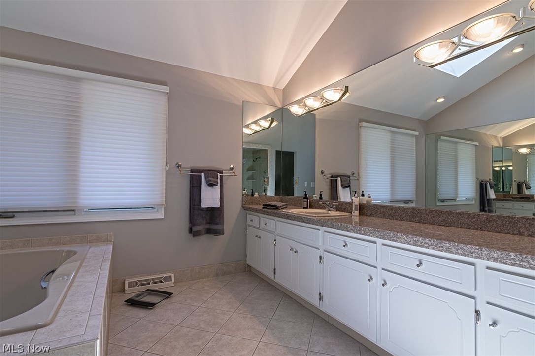 Sunrise Dev Co Woodburn Hills - Residential