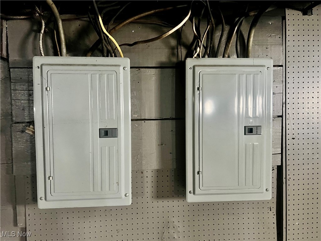 Warner Realty Companys - Residential Income