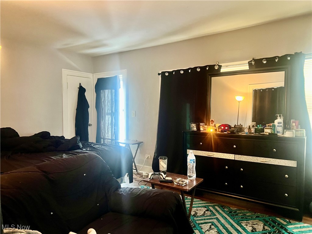 Warner Realty Companys - Residential Income