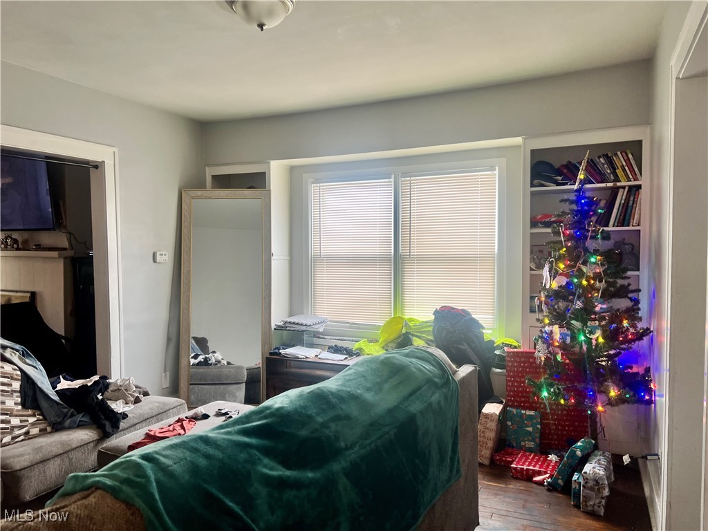 Warner Realty Companys - Residential Income