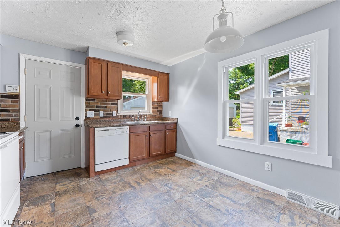 Home Crest - Residential