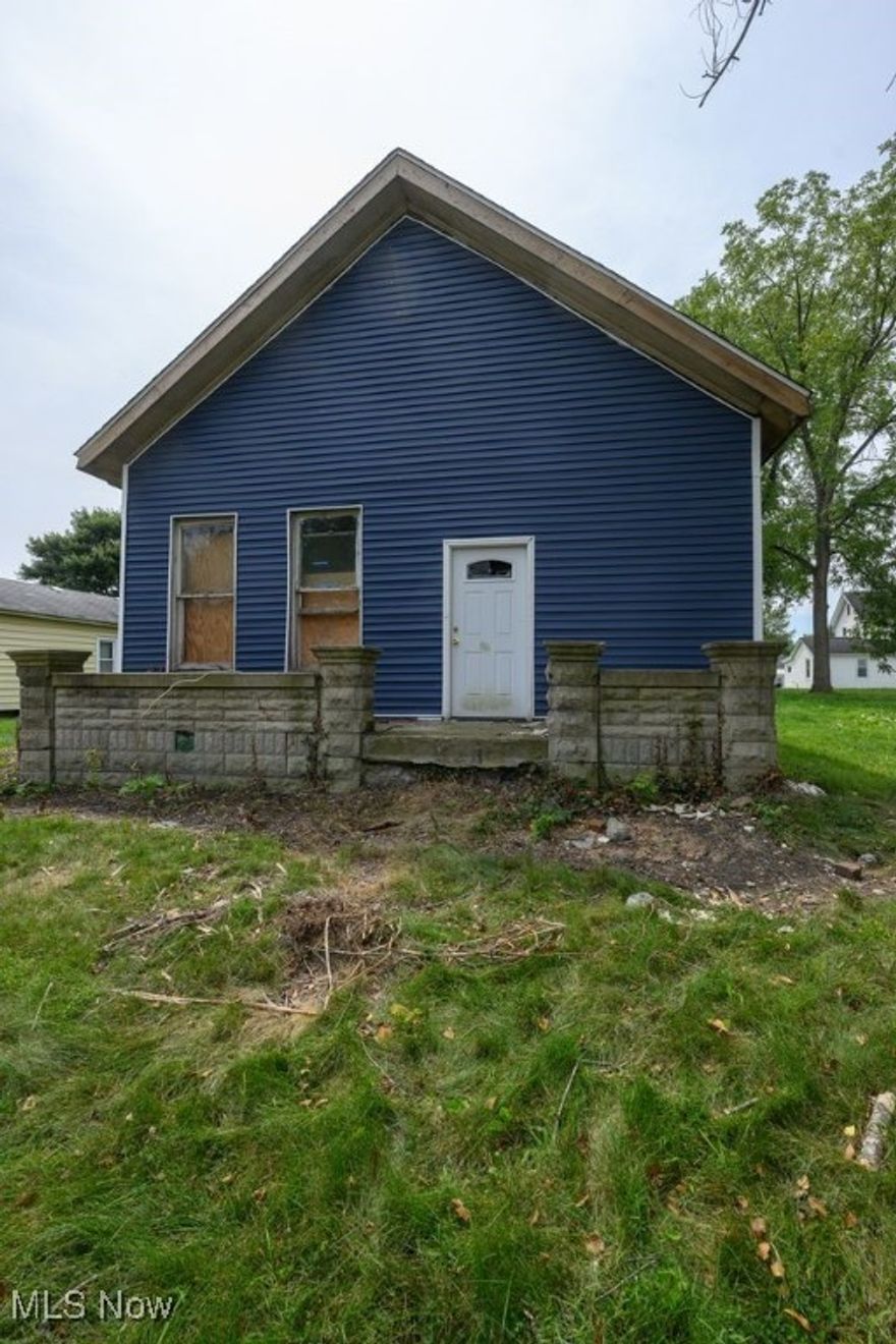 Investor Special or Great Starter Opportunity!
Welcome to 1319 Walnut Rd SE – a charming 3-bedroom, 1-bath home nestled in a quiet Massillon neighborhood. This property offers tons of potential for a first-time homeowner looking to build equity, or an investor seeking their next value-add project. With a spacious layout, solid bones, and detached garage, this home just needs the right vision and updates to shine. Located minutes from local schools, parks, shopping, and downtown Massillon, it’s the perfect spot to create long-term value. Whether you’re handy or looking to flip, don’t miss this affordable opportunity in a growing market!