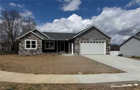 2639 Squirrel Hollow Street NE Canton OH 44704