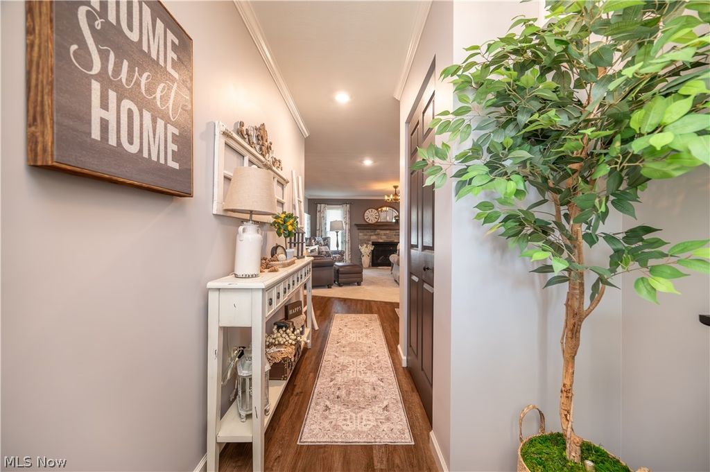 Photo of 1383 Cross Cove, Austintown, OH 44515 (MLS # 5204632)