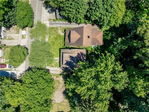 Tiny photo for 628 Lakemont Avenue, Akron, OH 44314 (MLS # 5216892)